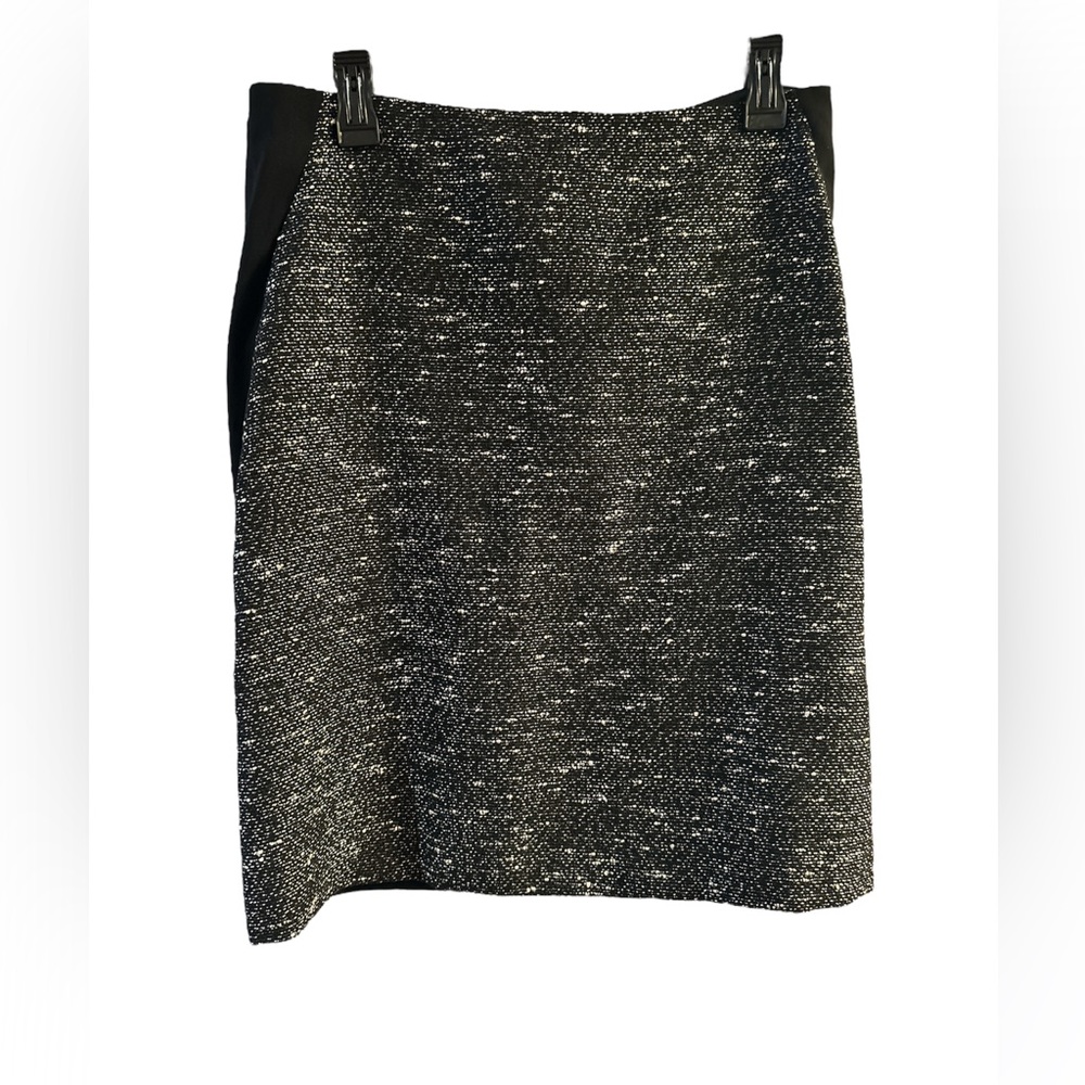 Gorgeous Ivanka Trump skirt size 8